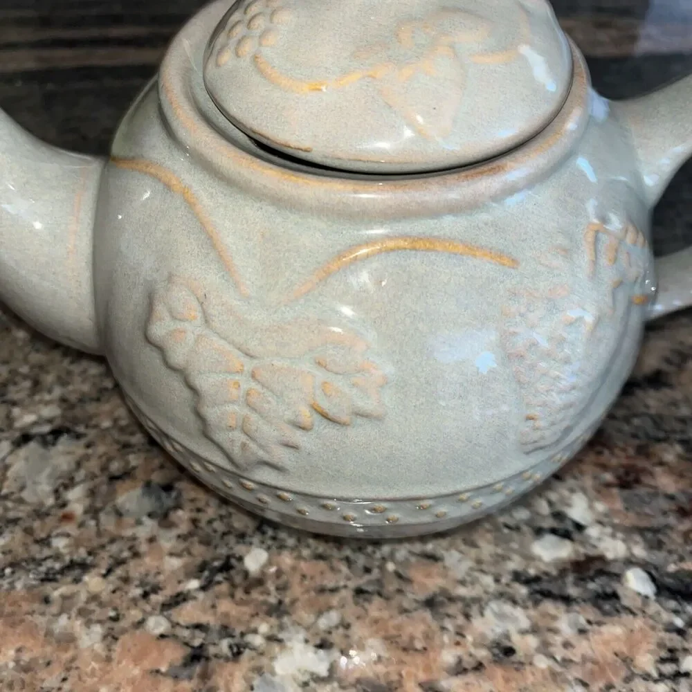 Dolgencorp Grape Vine Stoneware Tea Pot Pottery Raised Fruit Designed - Picture 3 of 5